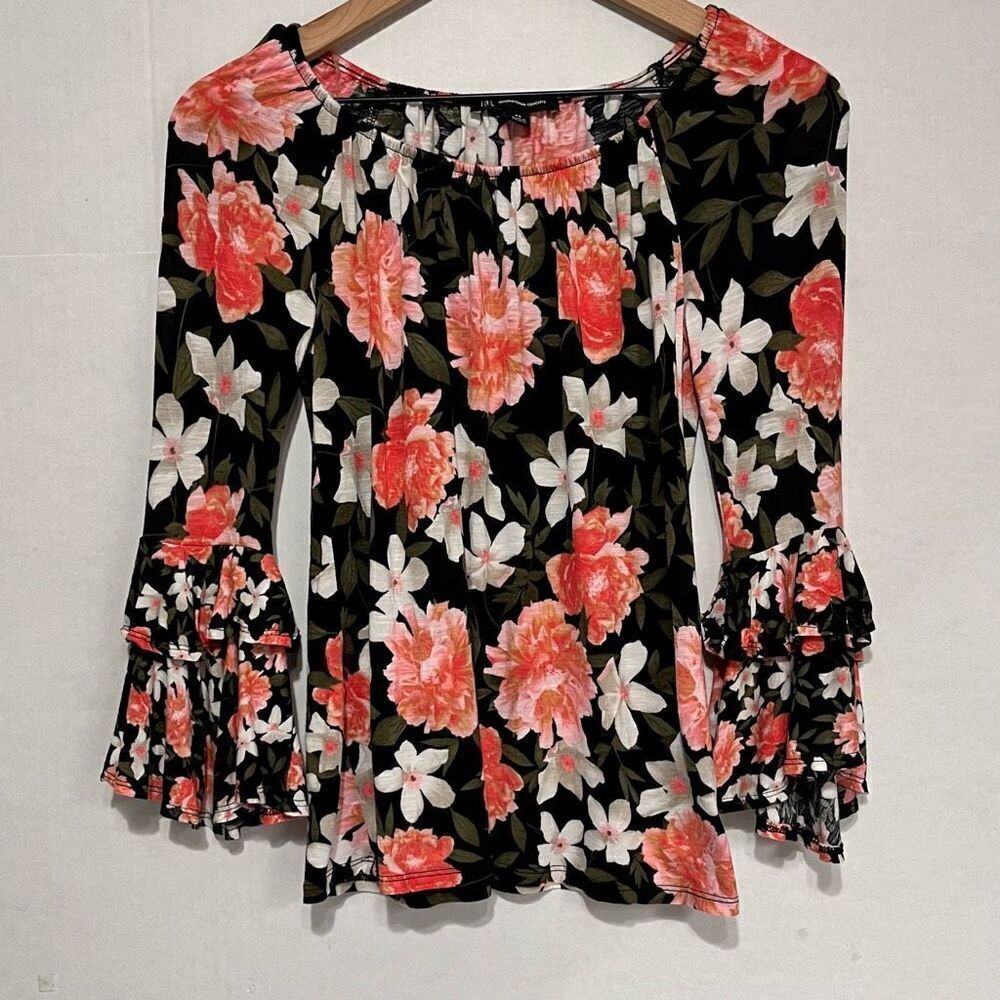 I N C Black Floral Top   Sz PS   GUC